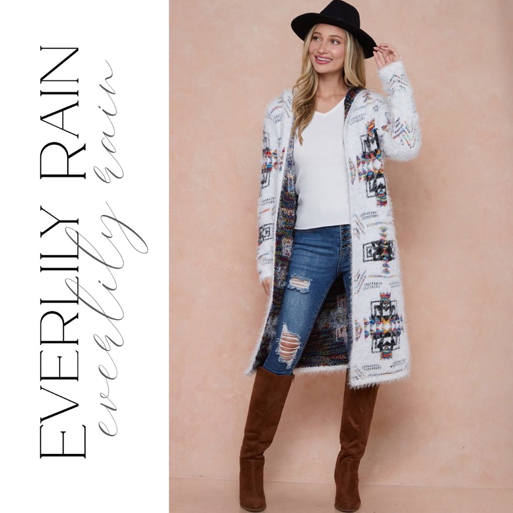 LAST ONE! Soft & Fuzzy Aztec Print Cardigan - Picture 4 of 12